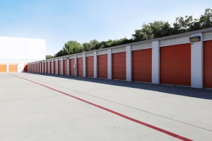 Public Storage - Hawthorne - 14107 Crenshaw Blvd - Photo 2