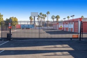 Public Storage - Las Vegas - 4300 Boulder Hwy - Photo 4