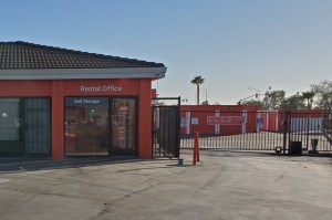 Public Storage - Sacramento - 1820 Frienza Ave - Photo 4