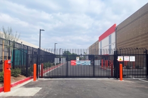 Public Storage - Canoga Park - 7920 Deering Ave - Photo 4