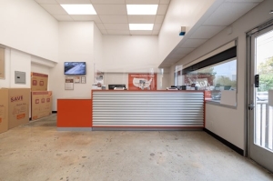 Public Storage - Los Angeles - 3611 W Washington Blvd - Photo 3