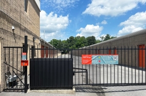 Public Storage - Roanoke - 2918 Peters Creek Road - Photo 4