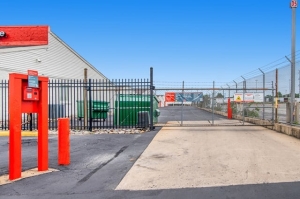 Public Storage - Philadelphia - 7000 Lindbergh Blvd - Photo 4