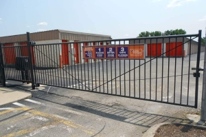 Public Storage - Cincinnati - 2555 E Kemper Rd - Photo 4