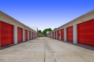 Public Storage - Fort Washington - 9200 Livingston Road - Photo 2