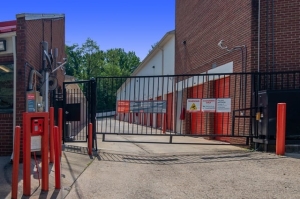 Public Storage - Fort Washington - 9200 Livingston Road - Photo 4