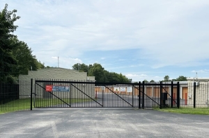 Public Storage - Louisville - 7902 Beulah Church Rd - Photo 4