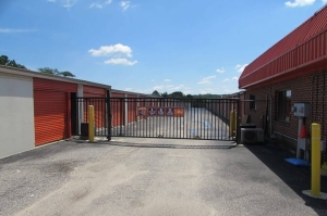 Public Storage - Prince George - 4401 Puddledock Road - Photo 4