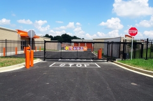 Public Storage - Frederick - 8410 Broadband Dr - Photo 4