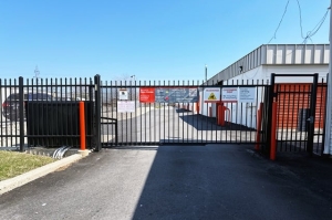 Public Storage - Milwaukee - 5014 S 13th Street - Photo 4