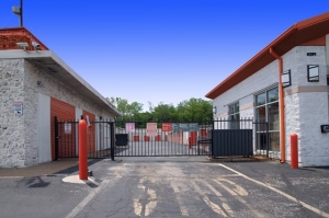 Public Storage - St Louis - 9291 West Florissant Ave - Photo 4