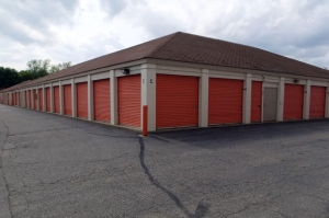 Public Storage - Burnsville - 2000 Old County Rd, 34th Place - Photo 2