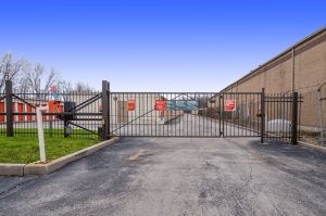 Public Storage - Alsip - 4849 W 115th Street - Photo 4