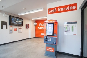 Public Storage - Chicago - 5733 North Broadway St - Photo 3