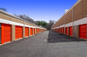 Public Storage - Burke - 5797 Burke Centre Parkway - Photo 2