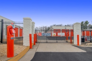 Public Storage - Woodbridge - 13798 Telegraph Rd - Photo 4