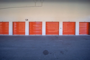 Public Storage - Alexandria - 370 Holland Lane - Photo 2