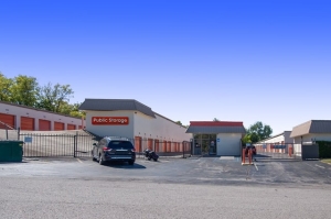 Public Storage - Nashville - 1997 Elm Hill Pike - Photo 1