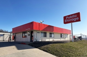 Public Storage - Milwaukee - 5730 N Lovers Lane Road