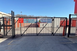 Public Storage - Milwaukee - 5730 N Lovers Lane Road - Photo 4