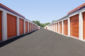 Public Storage - Lombard - 330 W North Ave - Photo 2