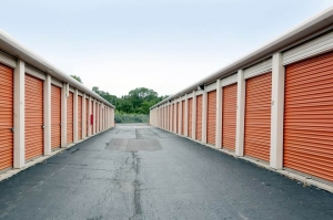 Public Storage - Markham - 3835 W 159th Place - Photo 2
