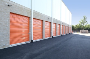 Public Storage - Glendale Heights - 2023 Schmale Rd - Photo 2