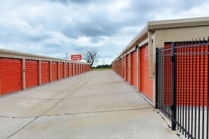 Public Storage - Omaha - 10225 Wiesman Dr - Photo 2