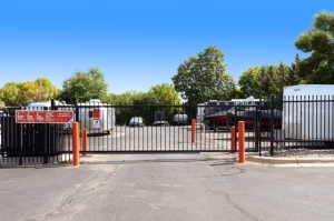 Public Storage - Edina - 7225 Bush Lake Rd - Photo 4