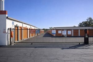 Public Storage - Pasadena - 150 N Halstead Street - Photo 4