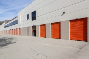 Public Storage - Tujunga - 6400 Foothill Blvd - Photo 2