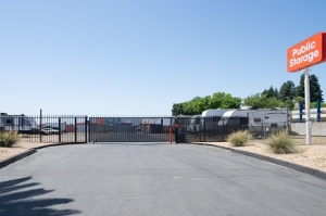 Public Storage - Fresno - 5045 N Gates Ave - Photo 4