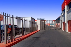 Public Storage - Phoenix - 4034 E McDowell Rd - Photo 4
