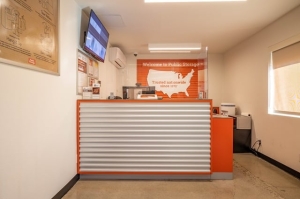 Public Storage - Ventura - 6435 Ventura Blvd - Photo 3