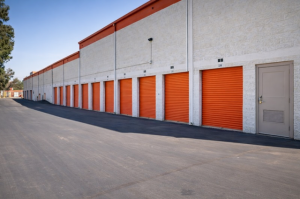 Public Storage - North Hollywood - 7500 Whitsett Ave - Photo 2