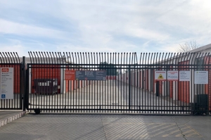 Public Storage - Tracy - 400 W Larch Road - Photo 4