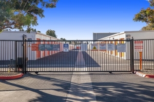 Public Storage - Ventura - 4400 McGrath St - Photo 4