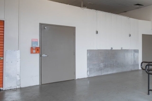 Public Storage - Long Beach - 1917 Long Beach Blvd - Photo 4