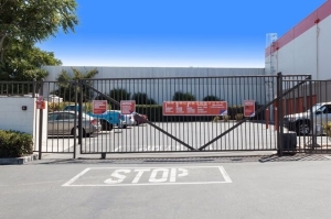 Public Storage - Santa Clara - 1018 Duane Ave - Photo 4