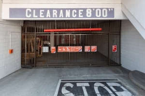 Public Storage - Los Angeles - 6840 Santa Monica Blvd - Photo 4