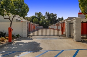 Public Storage - El Cajon - 3750 Willow Glen Drive - Photo 4