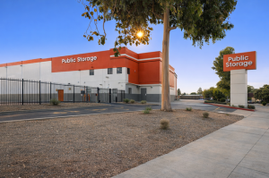 Public Storage - Tarzana - 18440 Burbank Blvd