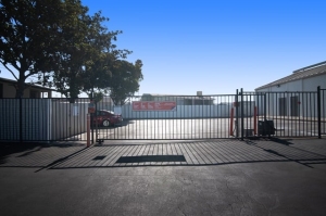 Public Storage - Sunnyvale - 1096 North Fair Oaks Ave - Photo 4
