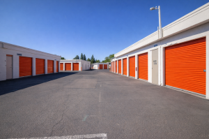 Public Storage - Hillsboro - 1203 SE Tualatin Valley Hwy - Photo 2