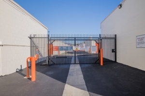 Public Storage - El Cajon - 1047 N Johnson Ave - Photo 4