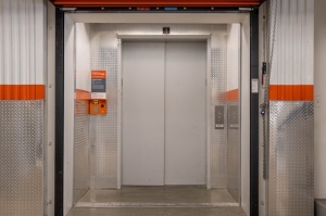 Public Storage - Pasadena - 511 S Fair Oaks Ave - Photo 4