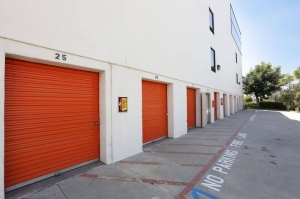 Public Storage - Los Angeles - 1712 Glendale Blvd Picture of Public Storage - Los Angeles - 1712 Glendale Blvd
