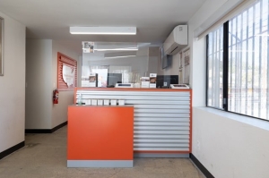 Public Storage - Los Angeles - 1712 Glendale Blvd - Photo 3