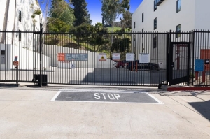 Public Storage - Los Angeles - 1712 Glendale Blvd - Photo 4