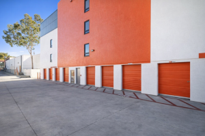 Public Storage - Los Angeles - 1712 Glendale Blvd - Photo 2